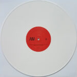 Miley Cyrus – Endless Summer Vacation (White Vinyl) - Imagem 4