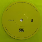 Charli XCX – Brat And It's Completely Different (Green Translucent Vinyl) - Imagem 4
