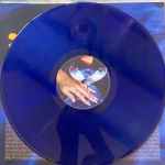 Kali Uchis – Isolation (Opaque Blue Vinyl) - Imagem 2